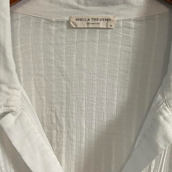 Spell & the Gypsy Collective White
Linda Blouse - Picture 6 of 7